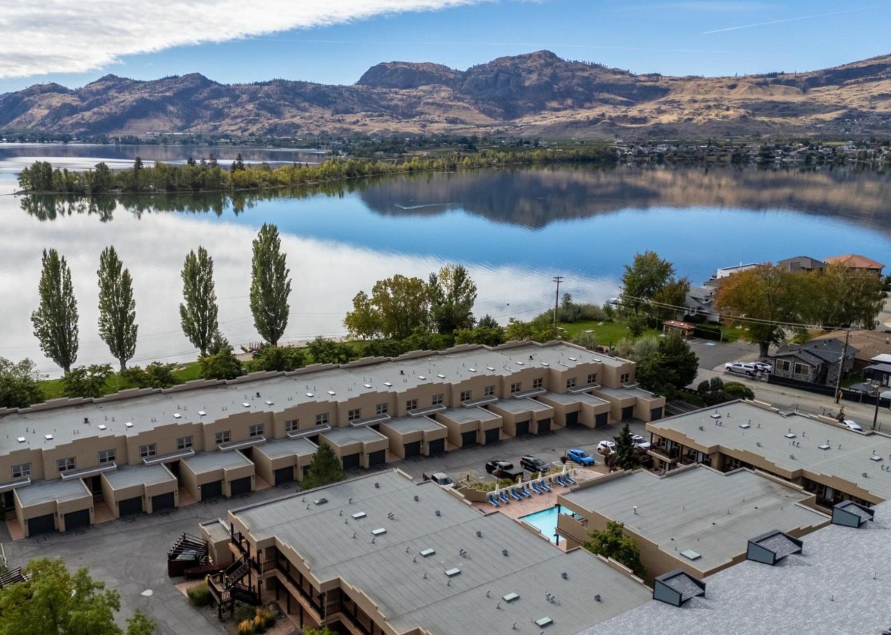 #104 – 5401 Lakeshore Drive